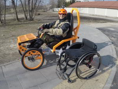 Создана коляска для покорения бездорожья маломобильными людьми (5 фото + видео)