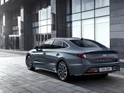 Hyundai Sonata нового поколения замаскировалась под купе Hyundai Sonata нового поколения замаскировалась под купе
