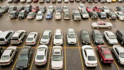 Что делать, если на парковке вход в машину заблокирован чужим авто