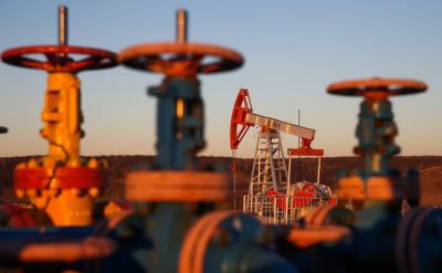 Цены за день на нефть упали почти на 2%