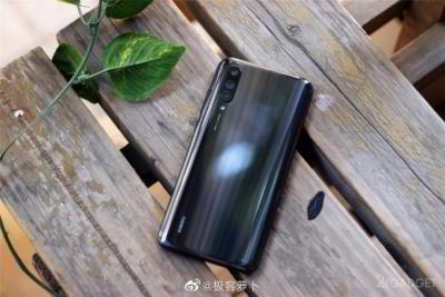 Xiaomi CC9 и CC9e  — молодёжные камерофоны с NFC от $190 (9 фото)