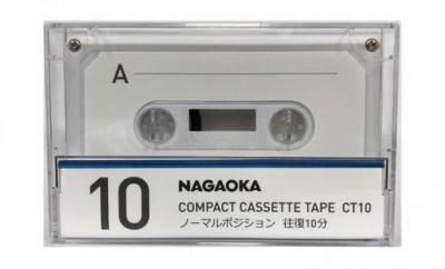 Назад в прошлое: в Японии снова выпускают аудиокассеты (3 фото)