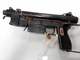 История оружия: пистолет-пулемет S&W X219 на батарейках