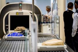 В аэропортах могут снять запрет на провоз жидкостей