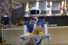 В турецком ресторане официантов заменили роботами