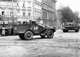 Первый советский серийный бронетранспортёр БТР-40