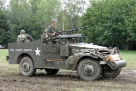 Первый советский серийный бронетранспортёр БТР-40