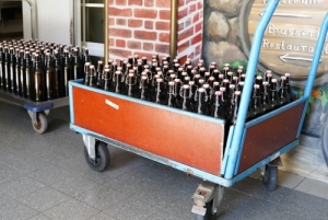 Немецкая пивоварня устроила бесплатную раздачу пива