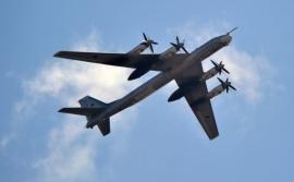 Американские истребители сопровождали российские ракетоносцы