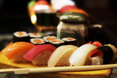 В Японии ко Дню влюбленных предлагают суши из рыбы, которую кормили шоколадом